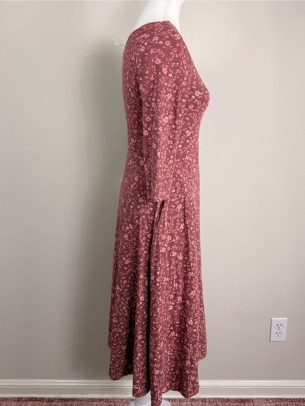 Pact Organic Cotton Fit & Flare Floral V-Neck Midi Party Dress With Pockets - Picture 5 of 9